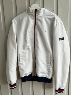 Tommy Jeans jacka
