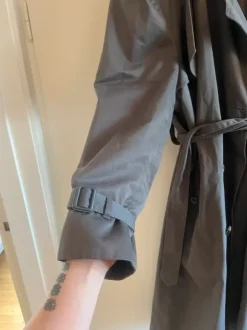 Trenchcoat med bindebånd