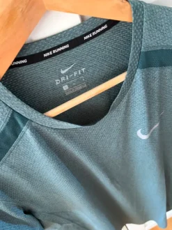 Träningströja Nike dri-fit strl L