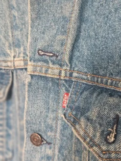 True vintage 80's Levi's jacket Made in USA 70506-0214