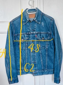 True vintage type III Levi's jacket made in USA 70505-0217