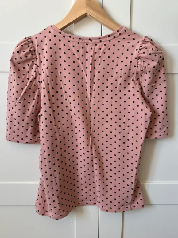 T-shirt med søde prikker