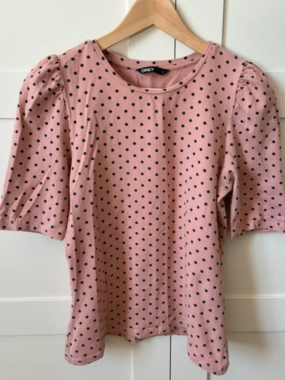 T-shirt med søde prikker