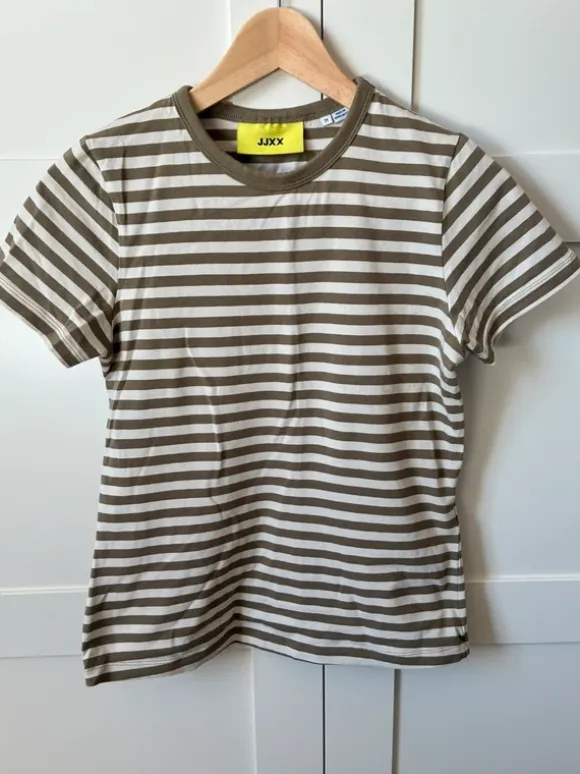 T-shirt med striber