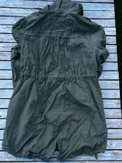 Tunn parkas gravid