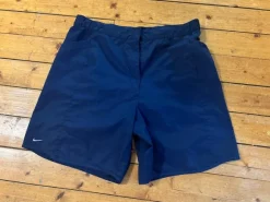 Tunna och praktiska shorts från Nike stl. L