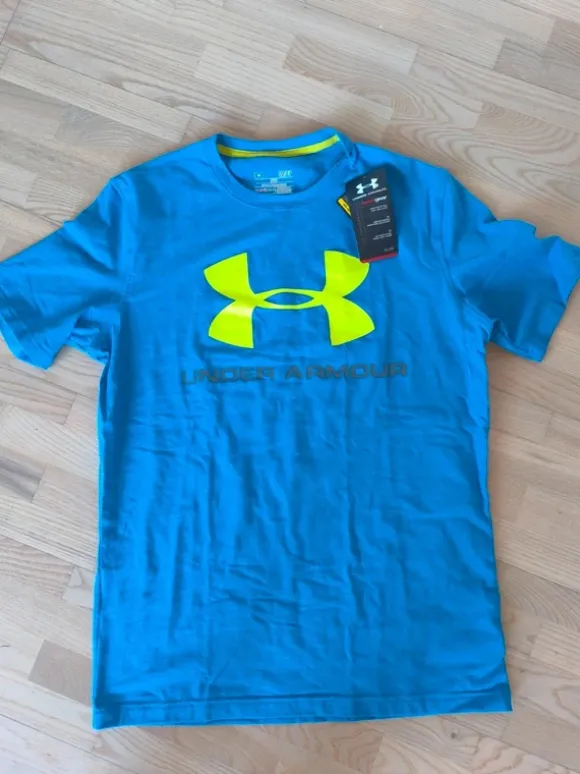 Under Armour compression t-shirt