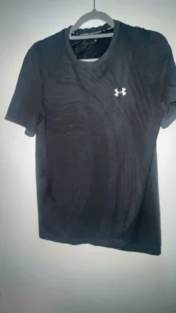 Under Armour t-shirt