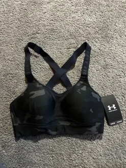 Under armour urheiluliivit