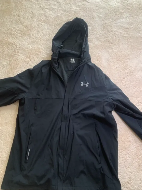 Under armour vindjacka XL svart