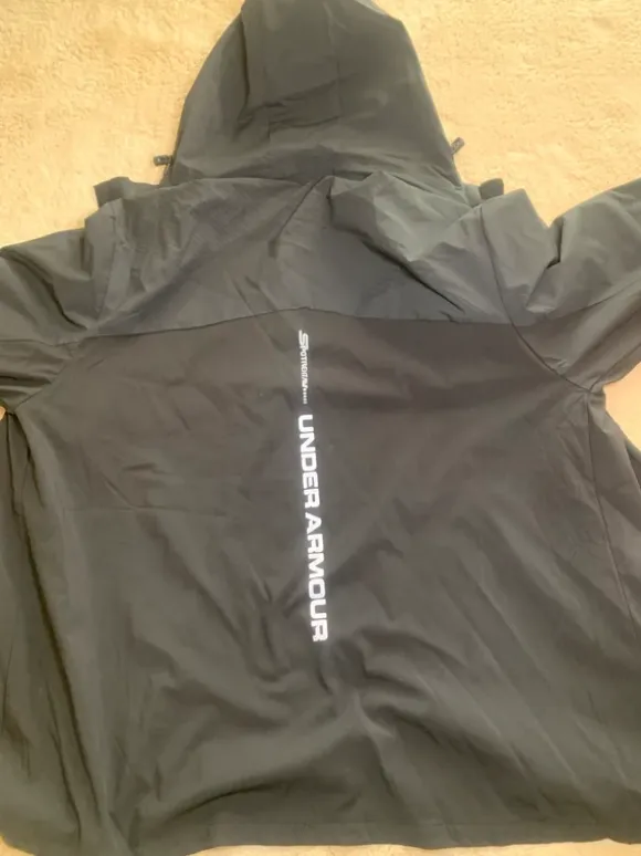 Under armour vindjacka XL svart