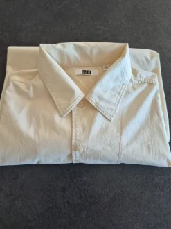 Uniqlo skjorte