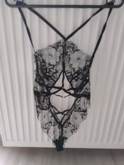 Victoria’s Secret koronkowe body czarne nowe z metką