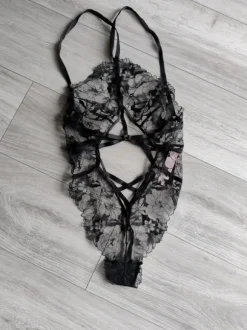 Victoria’s Secret koronkowe body czarne nowe z metką