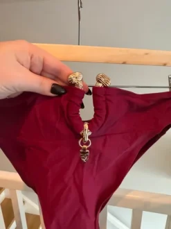 Vinröd bikini