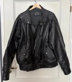 Vintage bikerjacka i kraftigt skinn