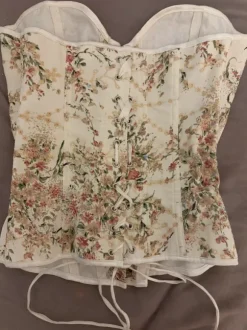vintage white corset-flower&gold details