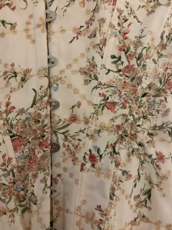 vintage white corset-flower&gold details