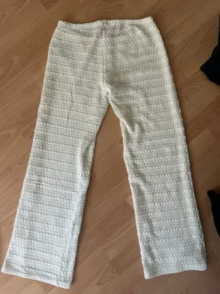 Virkade byxor från Nelly