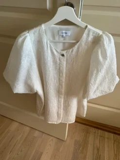 Virkelig fin skjorte fra Levate room sælges 🌸