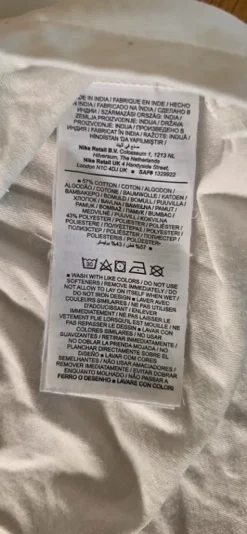 Vit Nike Moving Co. t-shirt