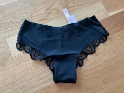 VS PINK trosor strl XS