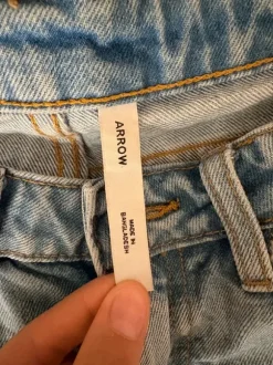 Weekday lyseblå jeans