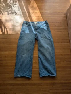 Wide/baggy gravidjeans från HM, storlek L