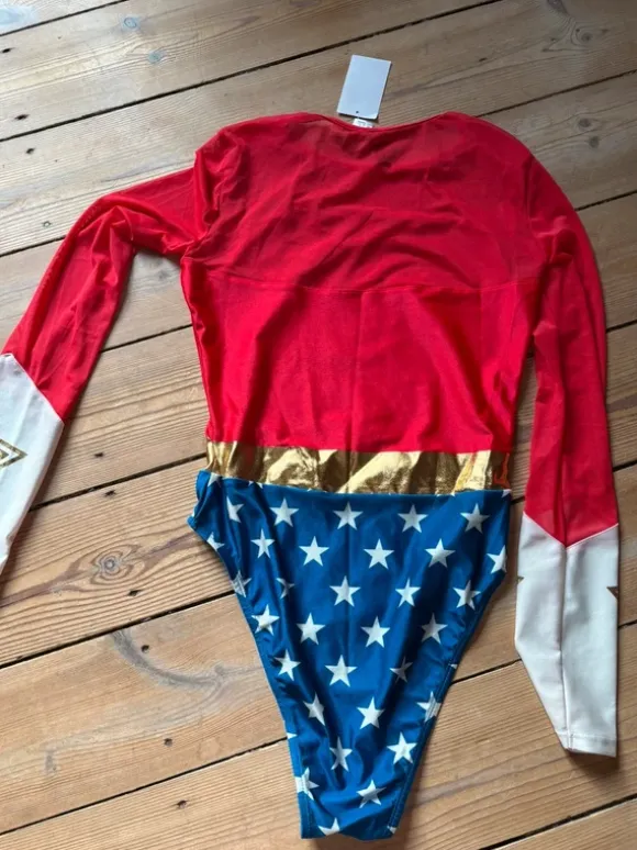 Wonderwoman new with tags adult costume size M H&M