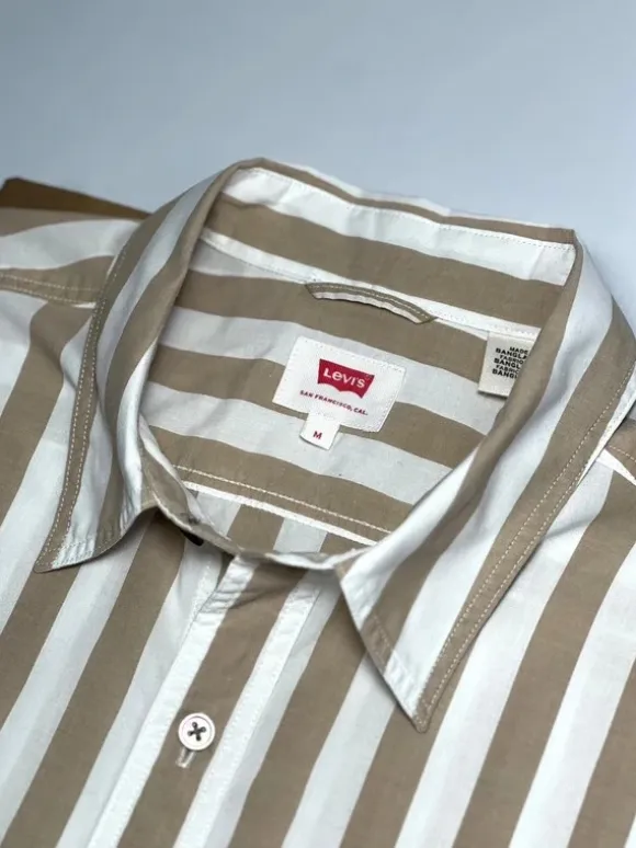 1513X koszula w paski Levi’s w stylu old money, beżowe paski, krój slim fit
