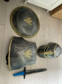 Zbroja zabawkowa