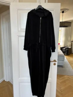 Zizzi velour buksedragt